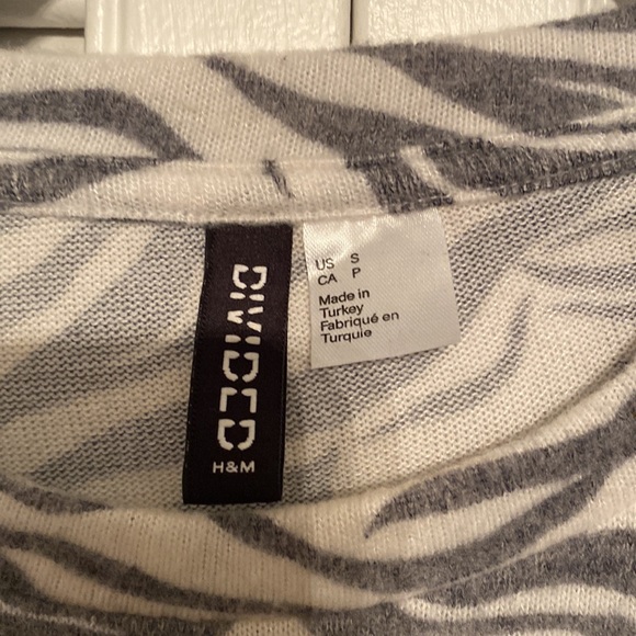 Cropped sweater - Picture 2 of 2